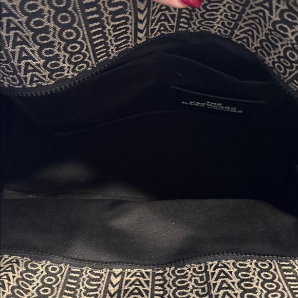 Marc Jacobs Monochrome Textured Tote - Picture 5 of 7